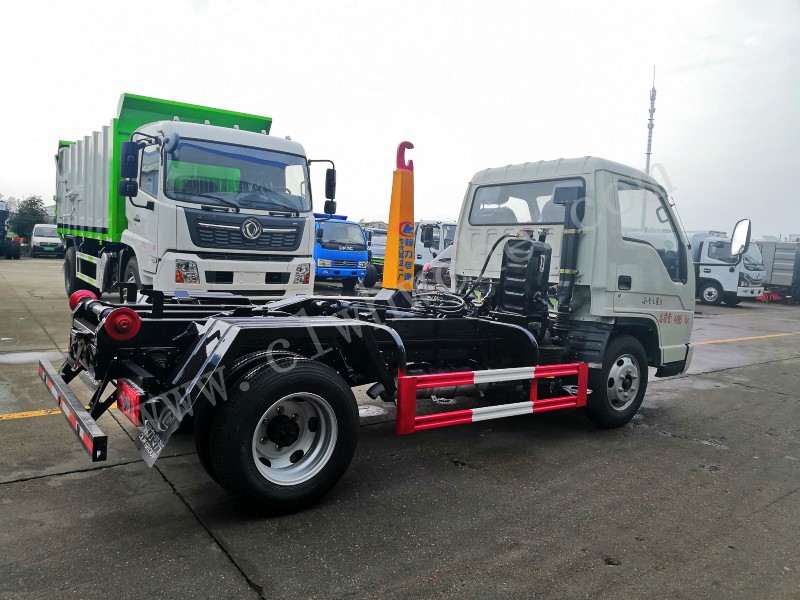 3-4方勾臂垃圾車價格  福田勾臂垃圾車廠家 藍牌勾臂垃圾車報價