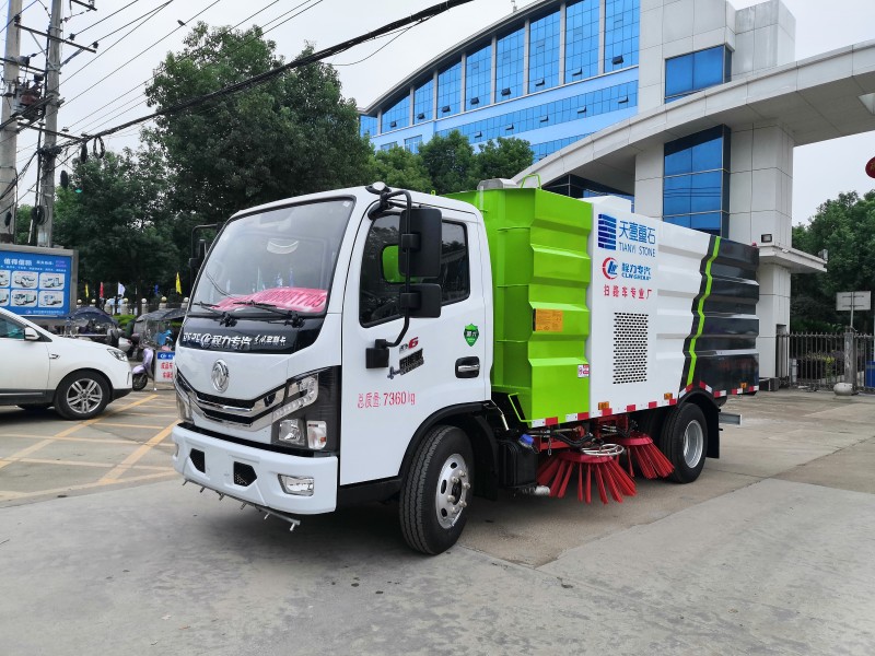 東風(fēng)5方掃路車配置 國(guó)六5方掃路車價(jià)格 廠家 報(bào)價(jià)