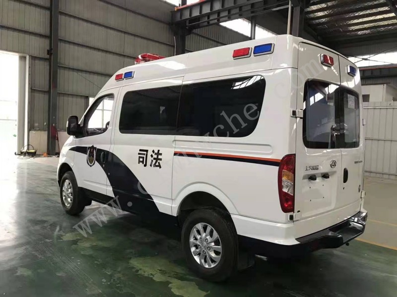 大通V80短軸轉(zhuǎn)運(yùn)型警用救護(hù)車