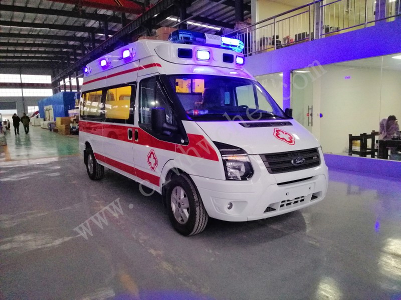 福特新世代V348監(jiān)護型凸臺救護車